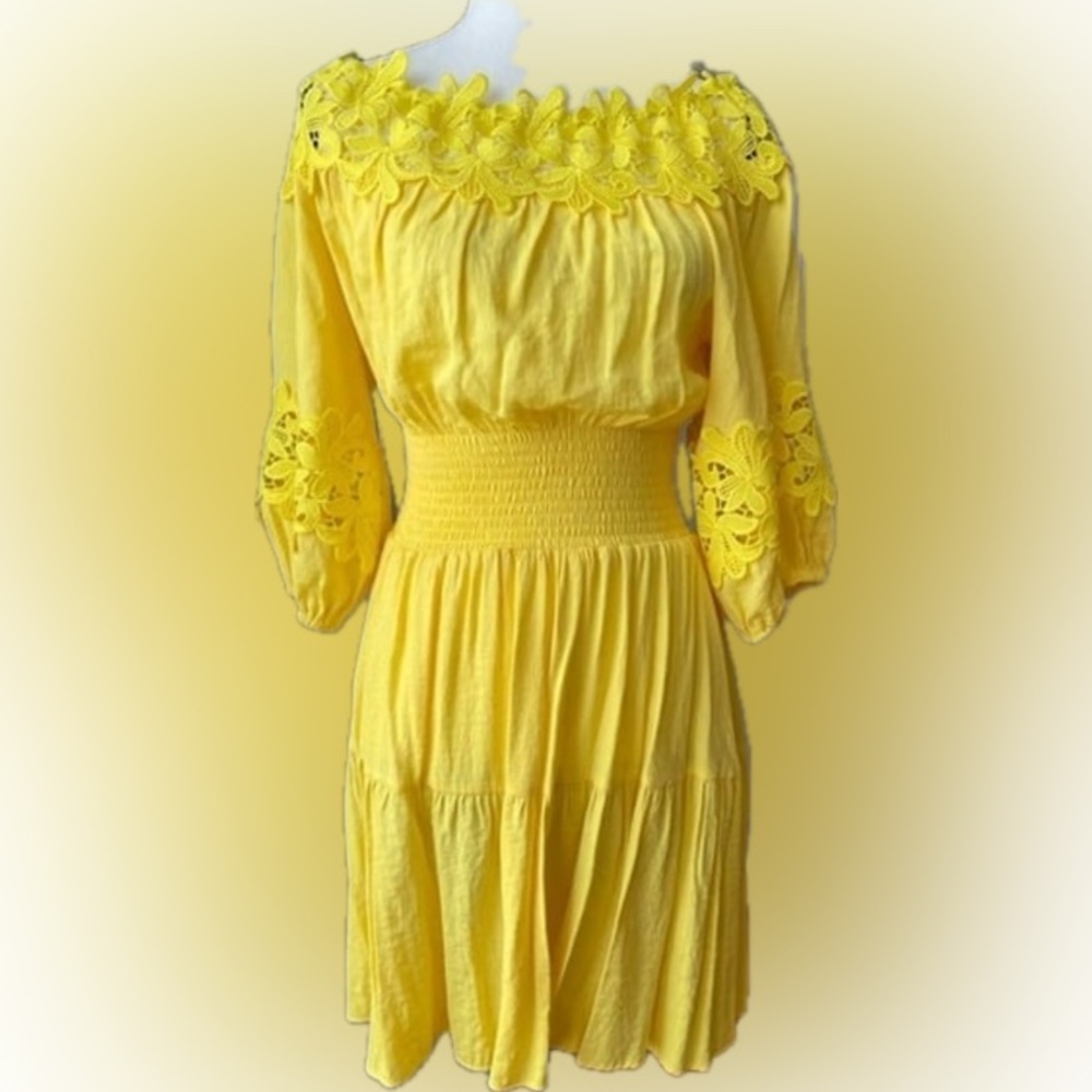Gianni Bini yellow flower dress Med. NWT